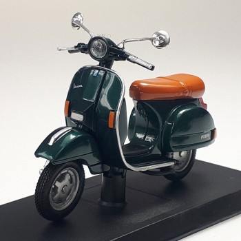 Machetă moto Magazine Models [1:18] - Vespa 1999 PX 150 - Green
